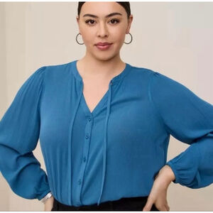 Women's Torrid Teal Crinkle Gauze Button Front Blouse Size 2